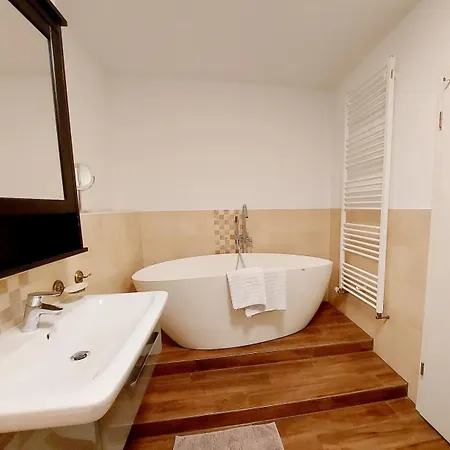 Hochwertige Ferienwohnung Direkt Am Wasser Mit Balkon Greifswald